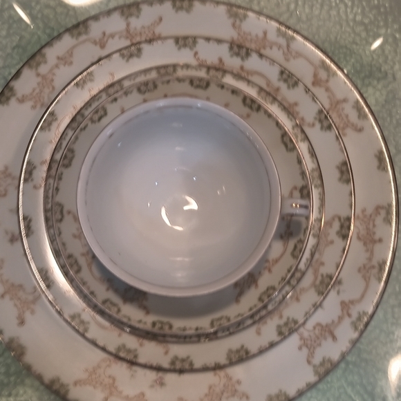 6 Piece Place Setting Imperial China - Picture 2 of 9